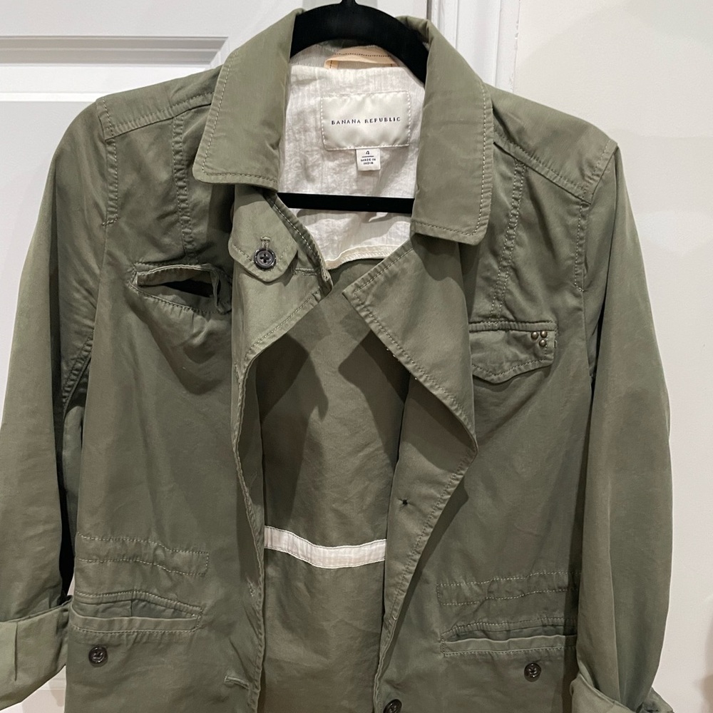 Banana Republic military green jacket 💚